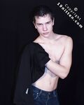 Mefis - 19nitten, 19zone - Latino