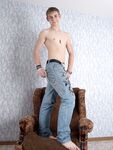 Ronan 2 - 19nitten, 19zone - Latino