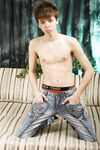 Tony - 19nitten, 19zone - Latino