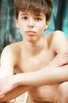 Tony - 19nitten, 19zone - Latino