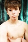 Tony - 19nitten, 19zone - Latino