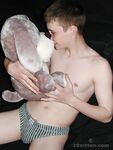 Vasili - 19nitten, 19zone - Latino