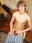 Zach - 19nitten, 19zone - Twinks