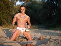 Ayo Cooper Danube - DiamondPicturesMen - Muscle