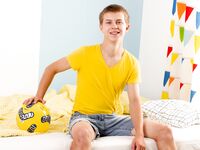 Eugene Small - TeenShaveStudio - Handjob