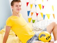 Eugene Small - TeenShaveStudio - Handjob