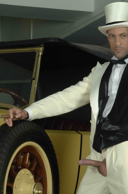 Breno Lopes Cockfather - DiamondPicturesMen - Posing