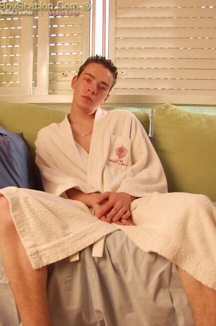 S07 - 019 Tony Hard - BoyStation - BoyStation