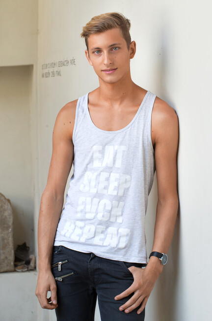 Issue 015 - Christopher Caan - FreshMen - Anal