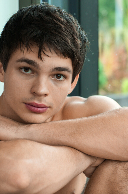 Issue 132 - Derek Caravaggio - FreshMen - Bareback