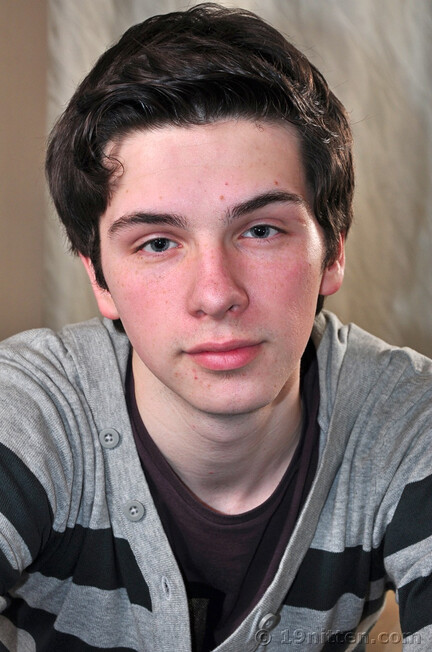 Carl - 19nitten, 19zone - Latino