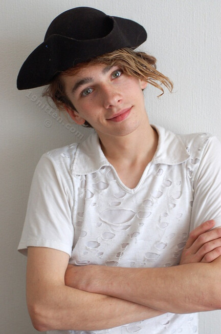Danil - 19nitten, 19zone - Latino