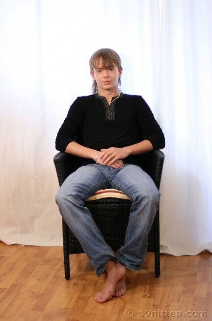 Leo_Re - 19nitten, 19zone - Russian