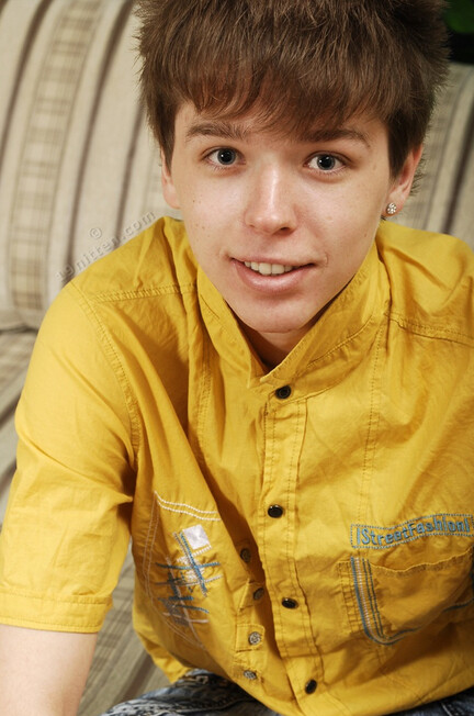 Tony - 19nitten, 19zone - Latino