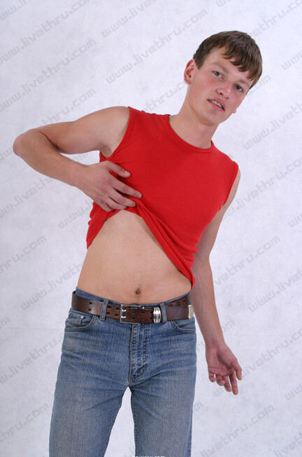 Sergey 37 - LiveThru - Twinks