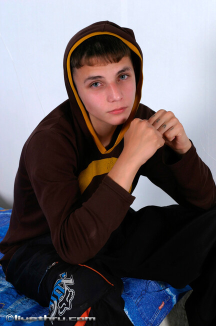 Sergey 62 2 - LiveThru - Twinks